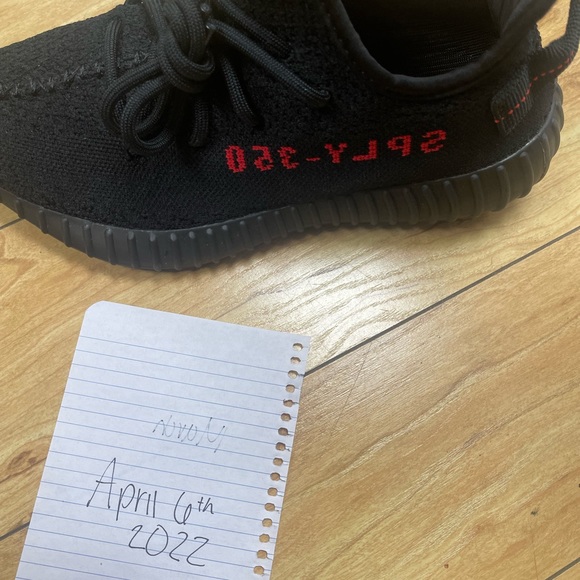 Yeezy 350 V2 Bred - Picture 6 of 6